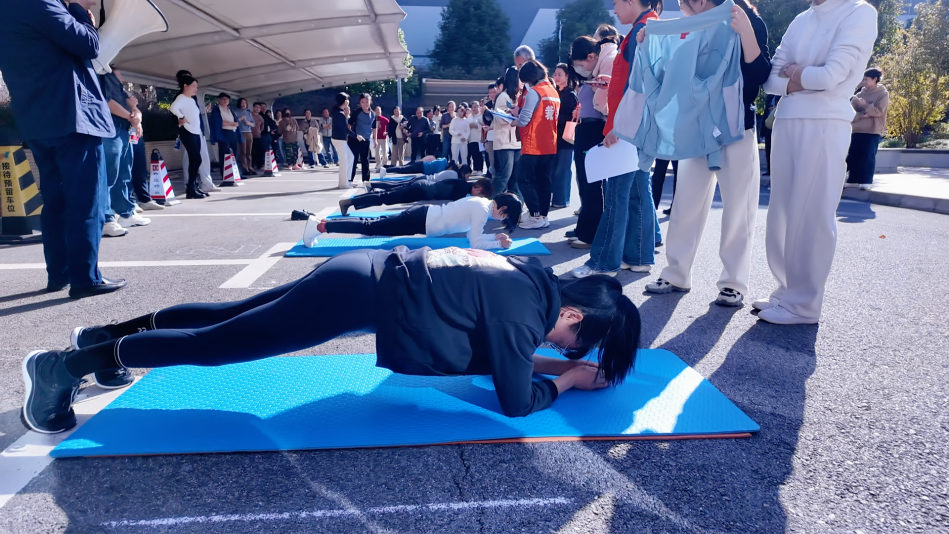 1765242774412427.png 图片2.png